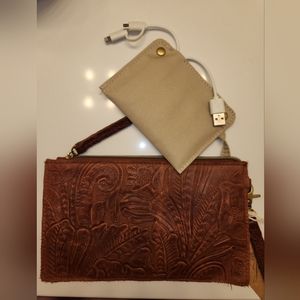 American Leather Co. Tooled Brown Leather Zip Wristlet Phone Charger Pouch NWT